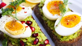 Benarkah Makan Telur Tiap Hari Bikin Kolesterol Naik?