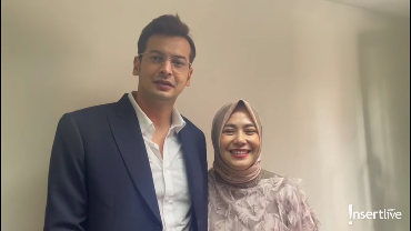 img-title Boy Hamzah Klarifikasi Kabar Istri Ingin Lepas Hijab karena Disebut Tua