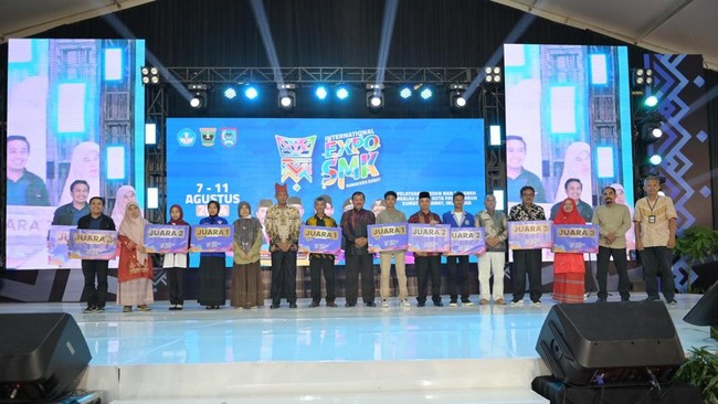 Gelaran International Expo SMK Sumbar Tahun 2024 di Pelataran Medan Nan Bapaneh Ngalau Indah, Kota Payakumbuh resmi ditutup pada 11 Agustus 2024 kemarin.