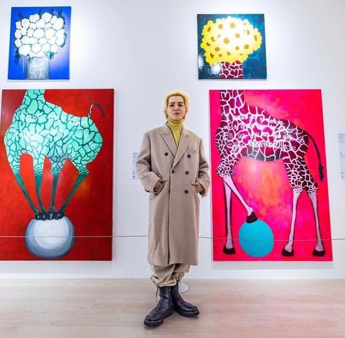 Dikenal artistik, Mino WINNER menampilkan bakat seninya lewat “Thanking You - Ohnim Solo Exhibition” yang digelar pada 16 Desember 2022 hingga 5 Februari 2023. Ia pun mendedikasikan space khusus untuk mendiang sang ayah. / Foto: instagram.com/realllllmino