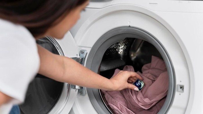 5 Kesalahan Mencuci yang Buat Pakaian Cepat Pudar dan Kusam