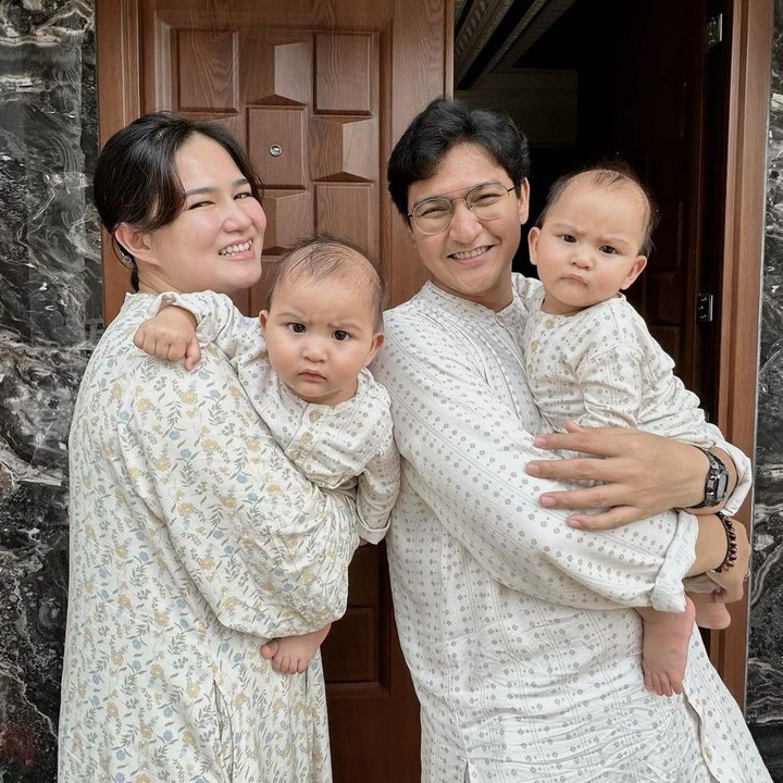 <p>"Hadehhh si gemoy biasa saja lihatnya dongsss," kata seorang netizen dengan emotikon hati. "Alisnya enggak kuat bangettt," ujar netizen lainnya. (Foto: Instagram: @masayuclara)</p>