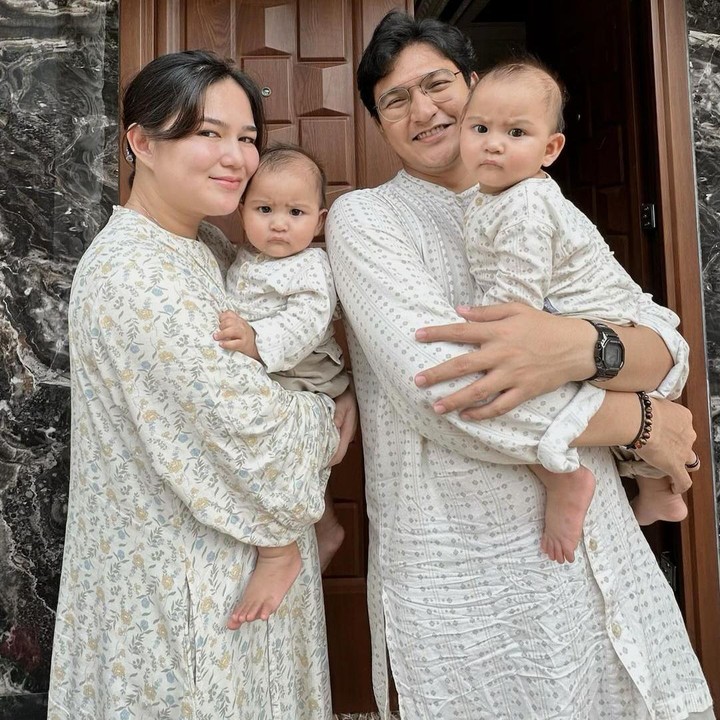 <p>Banyak netizen yang salah fokus dengan Lam dan Vee, Bunda. Tidak sedikit yang mengatakan keduanya sangat gemas karena memiliki wajah yang ekspresif. (Foto: Instagram: @masayuclara)</p>