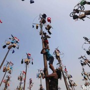 Panjat Pinang hingga Balap Karung, Ini Makna Lomba Tradisional di Hari Kemerdekaan Indonesia