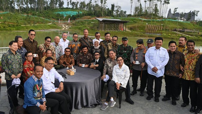 Pengamat menilai penambahan pos kementerian merupakan upaya politik hukum untuk mengakomodasi kepentingan dari over coalition pemerintahan Prabowo.
