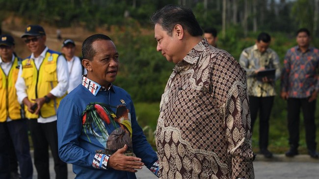 Ketua Umum Partai Golkar Bahlil Lahadalia menyatakan pihaknya menghargai jerih payah Airlangga Hartarto selaku mantan ketua umum dalam memajukan partai.