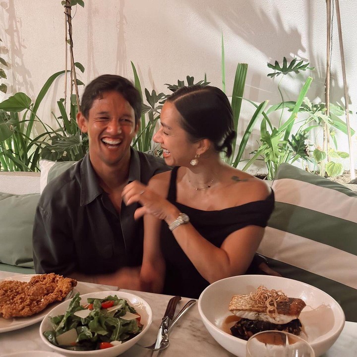 <p>Belum lama ini, Irfan Bachdim baru saja merayakan ulang tahunnya. Ia pun sudah genap berusia 36 tahun, Bunda. (Foto: Instagram: @jenniferbachdim)</p>