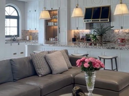 5 Potret Rumah Mewah Nabila Syakieb Berkonsep Elegance American Modern