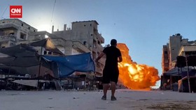 VIDEO: Detik-detik Rudal Israel Hantam Pemukiman Gaza, 1 Orang Tewas