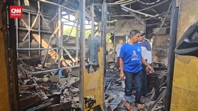 VIDEO: Diduga Cekcok Sama Istri, Suami Bakar Rumah lalu Kabur