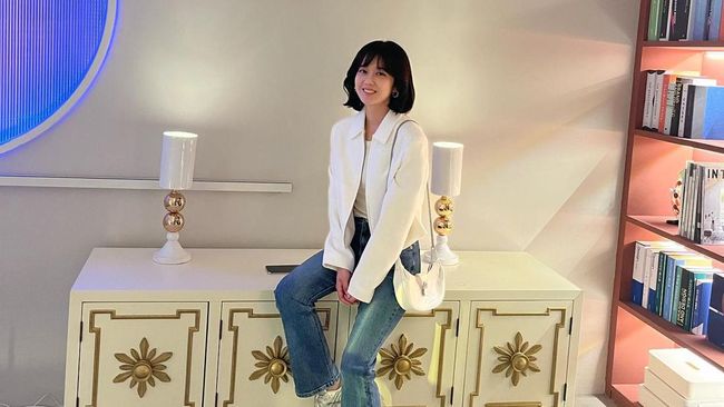 5 Potret OOTD Jang Nara, Artis Korea Awet Muda yang Terpaut Usia 6 Tahun dengan Suami