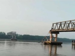 Imbas Jembatan Lalan Putus, Listrik Padam-Kapal Dilarang Melintas