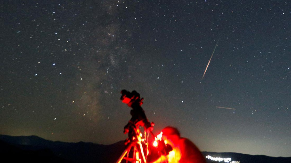 Jam Berapa Hujan Meteor Perseid 13 Agustus 2026 di Indonesia?