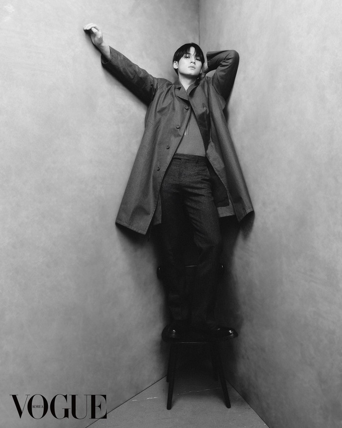 Pemotretan majalah Vogue Korea Digital Edition edisi terbaru bersama Mingyu SEVENTEEN untuk Dior ini menjadi penampilan perdananya setelah didapuk menjadi duta merek salah satu brand fashion paling populer di dunia tersebut. / Foto: x.com/VogueKorea