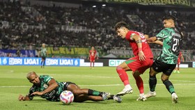 Ernando Ari Blunder, Persebaya Menang Dramatis atas Barito di Liga 1