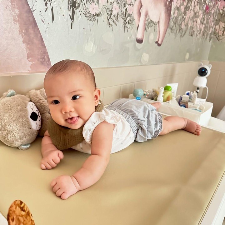 <p>Bunda, kita doakan agar Kyarra tumbuh sebagai anak yang cerdas dan membanggakan bagi kedua orang tuanya, ya. Semoga Kyarra juga selalu sehat dan mendapatkan cinta serta kasih sayang dari orang-orang sekitarnya. (Foto: Instagram: @yakuphasibuan)</p>
