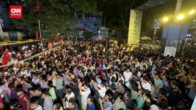 VIDEO: Petugas Medis di India Demo usai Dokter Magang Tewas Diperkosa