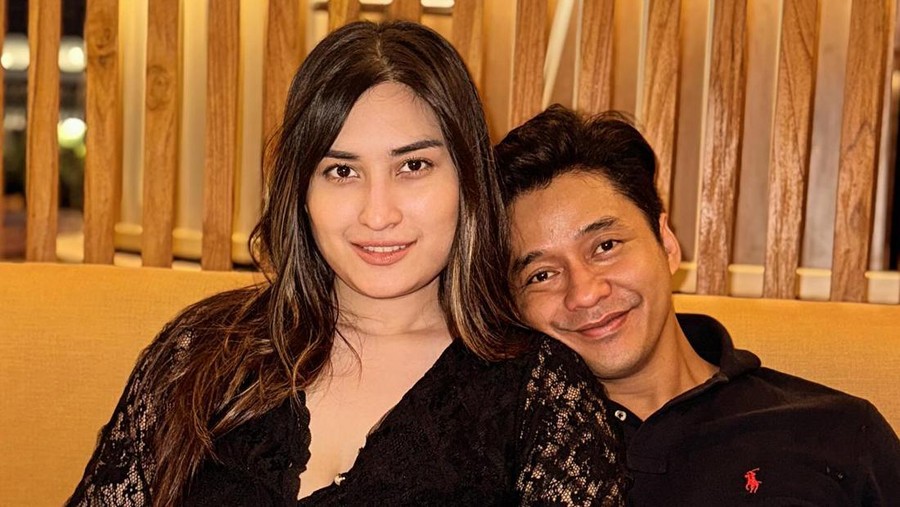 Angbeen Rishi Istri Adly Fairuz