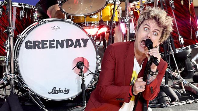 Berikut daftar harga tiket konser Green Day di Indonesia yang akan digelar di Carnaval Ancol, Jakarta, pada 15 Februari 2025.