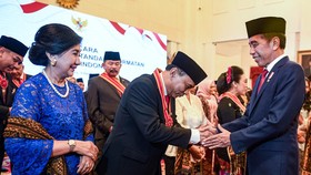 Menkominfo Terima Anugerah Bintang Mahaputera Pratama dari Jokowi