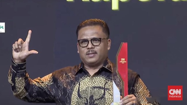 Kapolda Jawa Tengah Ribut Hari Wibowo dianugerahi penghargaan khusus di kategori Best Leadership in Law & Crime Prevention.
