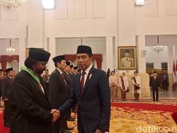 Jokowi Beri Tanda Kehormatan ke 64 Tokoh: Paloh, Prabowo, hingga Airlangga