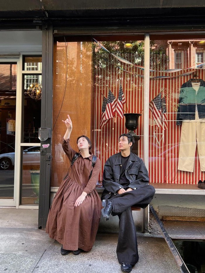 Pada Selasa, (13/8) lalu, Lee Min Ho membagikan potretnya bersama lawan mainnya, Kim Min Ha saat berada di New York./ Foto: instagram.com/actorleeminho