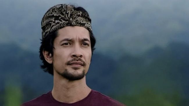 Edward Akbar melaporkan Kimberly Ryder ke KPAI dengan membawa rekaman CCTV dan pernyataan anak.