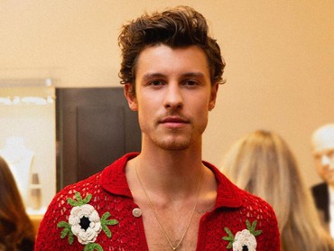 Usai Salat Jumat, Shawn Mendes Kepergok Ikut Kumpul Bareng Penyair Islam