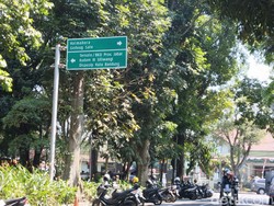 Typo Penulisan Penunjuk Arah di Bandung: Gedung Sate Jadi Geduug Sate