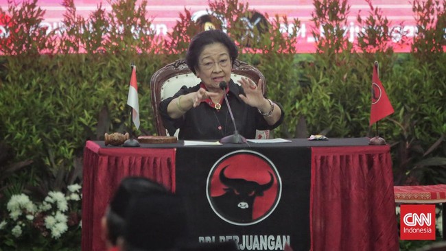 Ketua Umum PDIP Megawati Soekarnoputri sempat terisak saat memberikan pengarahan kepada para calon kepala wilayah nan diusung PDIP di Pilkada 2024.