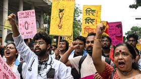 FOTO: Demo Ribuan Nakes India Gegara Dokter Magang Diperkosa-Dibunuh