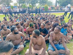 Polisi Tangkap 81 Orang Terkait Pembakaran Kantor KPU Papua Pegunungan