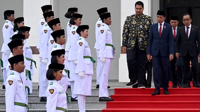 Kasetpres Heru Budi Hartono mengatakan Badan Pembinaan Ideologi Pancasila (BPIP) tidak lapor ke Istana soal petunjuk Paskibraka putri melepas jilbab.