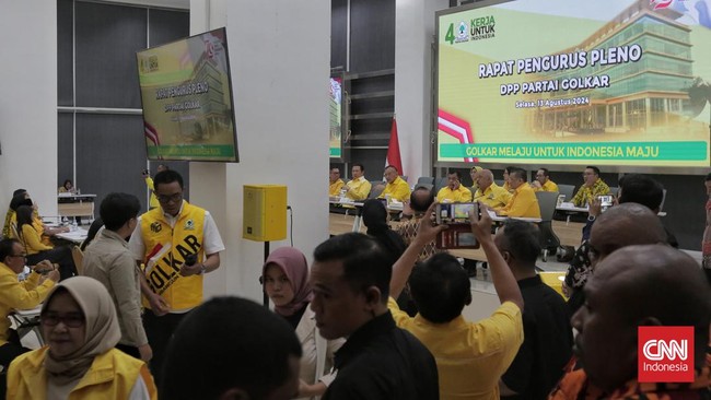 Pendaftaran untuk mengisi calon ketua umum Partai Golkar 2024-2029 pada Senin (19/8) besok mulai pukul 16.00 WIB hingga 22.00 WIB.