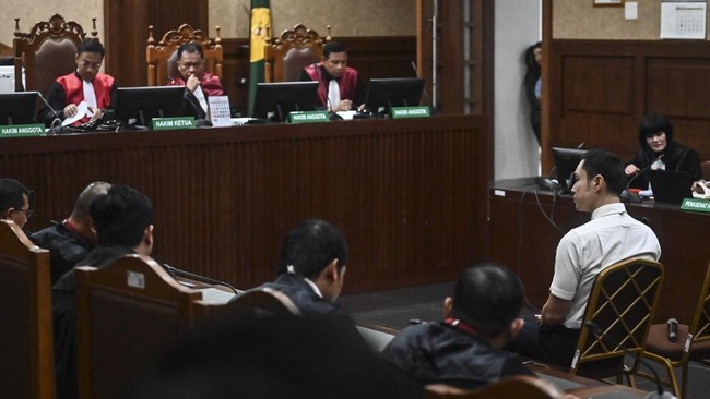 Staf perusahaan perwakilan Harvey Moeis, PT. RBT mengakui terdapat 456 transaksi dengan PT. Timah Tbk terkait pembelian bijih timah senilai Rp183 Miliar.