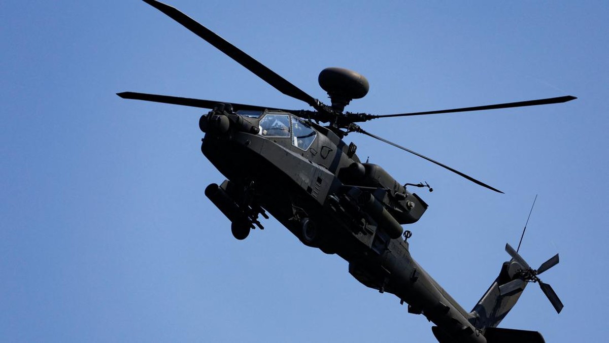 Kecelakaan Maut, Helikopter Apache Jatuh-2 Tentara Tewas