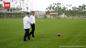 VIDEO: Jokowi Tinjau Training Center Timnas Indonesia di IKN