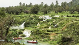 FOTO: Pesona Wadi Darbat, Wisata Air Terjun Menakjubkan di Oman