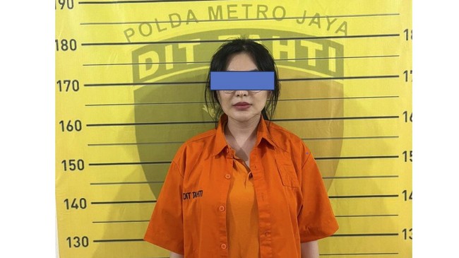 Dalam investigasi kasus Angela Lee, interogator menyita sejumlah peralatan bukti seperti 1 14 surat perjanjian jual beli tas dengan korban hingga foto tas merk LV.