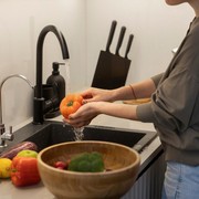 4 Cara Membersihkan Buah dan Sayur Agar Bersih dan Bebas Pestisida