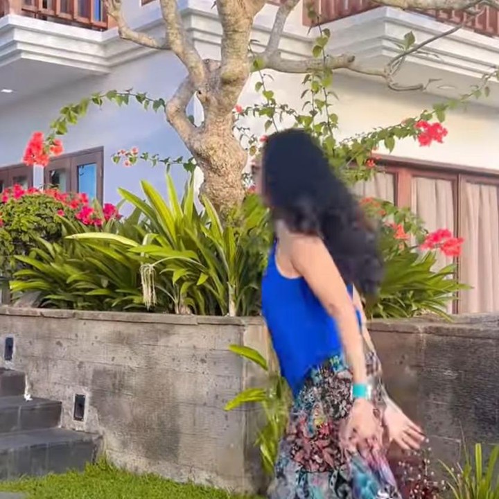 <p>Diah Permatasari dan sang suami, Anton Wahyu Jatmiko, telah menyiapkan rumah untuk hari tuanya di Bali. Hunian mewahnya ini ternyata memiliki pemandangan yang sangat indah, Bunda. (Foto: Instagram@dps_diahpermatasari)</p>