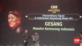 CNN Indonesia Anugerahi Gesang Lifetime Achievement Award