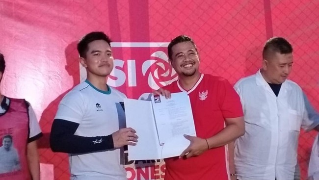 Ketum PSI Kaesang Pangarep memberikan surat rekomendasi support partai kepada abang iparnya, Bobby Nasution, untuk maju di Pilgub Sumut 2024.