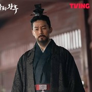 Ada Queen Woo, Simak 4 Proyek Akting Terbaru Kim Moo Yeol yang Tayang di Waktu Berdekatan