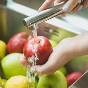 5 Cara Tepat Mencuci Buah-buahan Agar Terbebas dari Pestisida