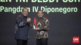 Pangdam Diponegoro Mayjen Deddy Raih Outstanding Military Leadership