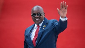 Sosok Presiden Botswana yang Minta Rakyat Sumbang Uang Bonus Olimpiade