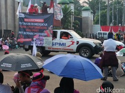 Massa Demo Depan Gedung DPR, Desak RUU PPRT Disahkan