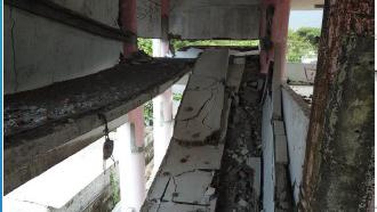 8 Orang Tertimpa Joglo Roboh Diterjang Hujan Angin DIY